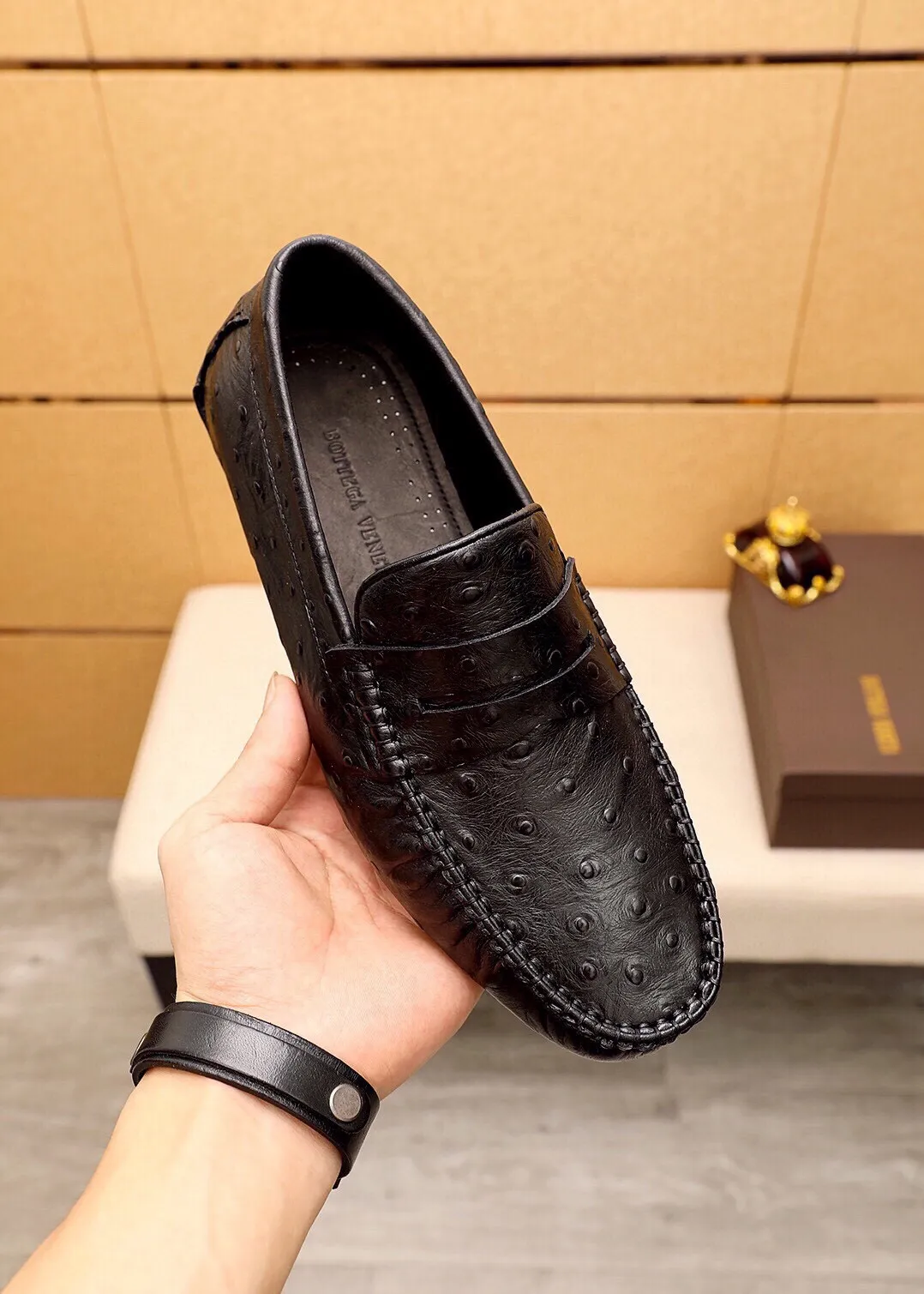 Men's Men's Shoes 💰: 480 💰💐 BV Men's Slip-on Shoes® [BOTTEGA VENETA] Official website counter new model, one-to-one mold opening ⚠Italian calfskin ➕Embossed ➕Cow 🐂 leather lining. Driving slip-ons, available at counters, sizes 38～44 (45🉑️customized)